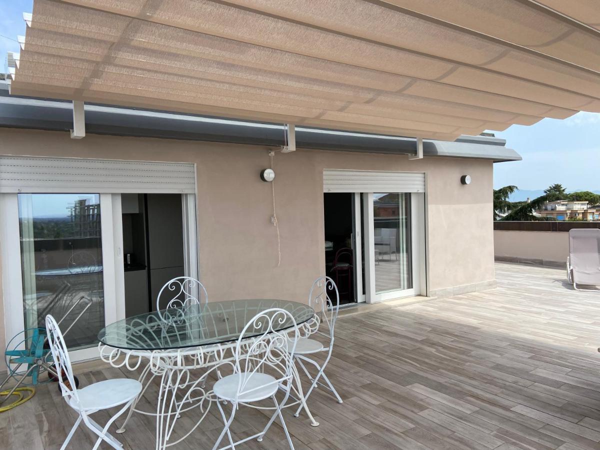 Attico Panoramico Luxury Roma Apartment Exterior photo